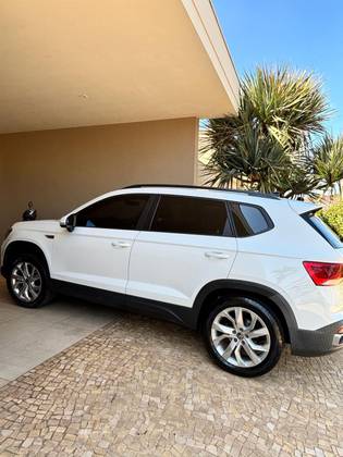 VOLKSWAGEN TAOS 1.4 250 TSI TOTAL FLEX COMFORTLINE AUTOMÁTICO